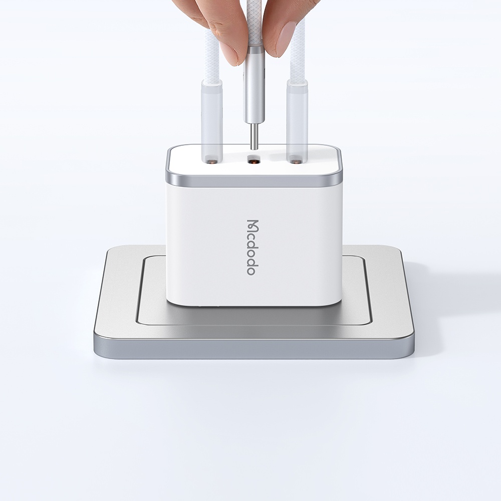 MCDODO CA-7082 Cab Luma Serisi Type-c Type-c 240W Ultra İnce Hızlı Şarj Kablosu Beyaz 1.2m - Görsel 2