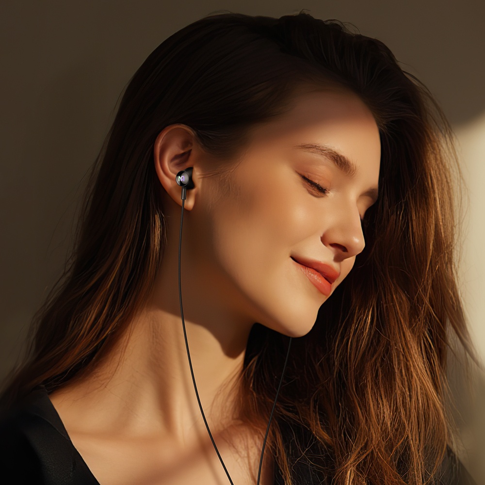 MCDODO HP-4700 Type-C RGB Işıklı Kablolu Kulak İçi Kulaklık Siyah - Görsel 3